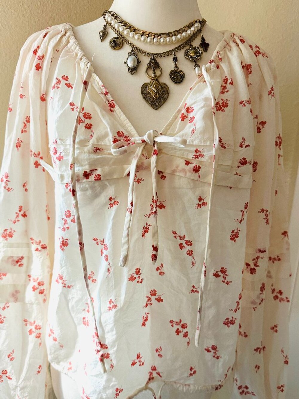 NWOT Universal Thread XS Peasant Blouse Cream Red Floral Mesh Detail Tie Fron